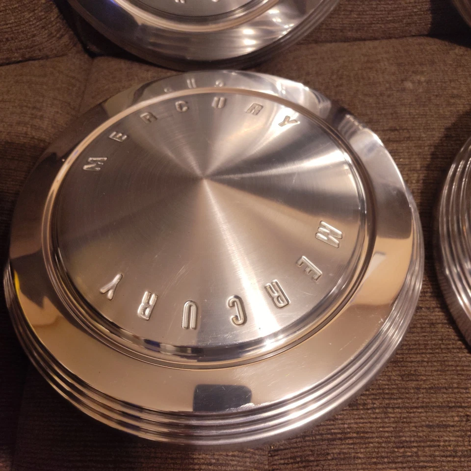 Juego de 4 tapacubos 1960 1966 Mercury Comet Cyclone perro plato tapa central vintage Foto 4 de 4