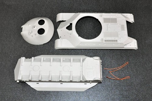 Trumpeter 1/35 SOVIET T-10A HEAVY TANK - 05547 - Picture 4 of 8