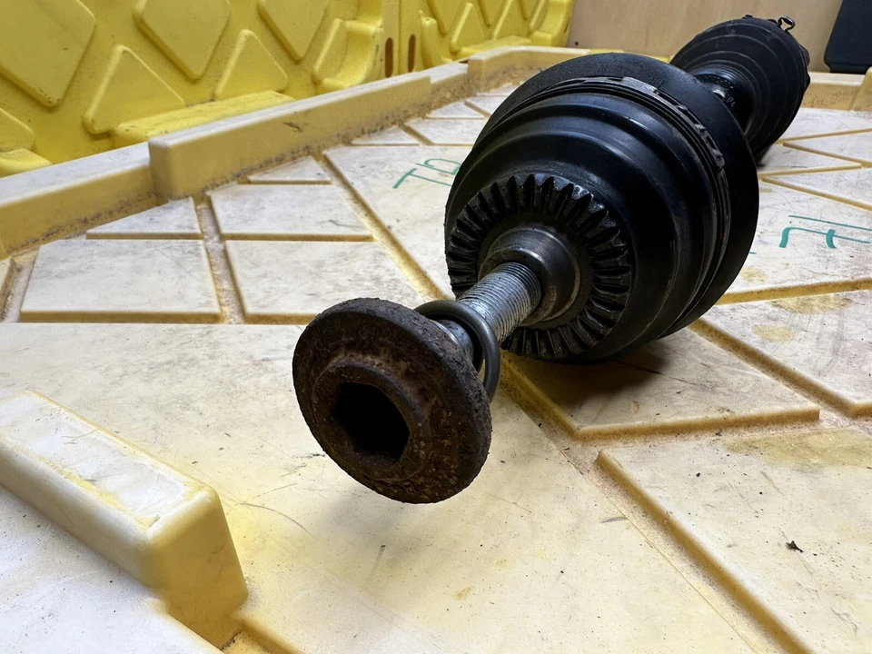 BMW X1 2012-2015 - Eje delantero izquierdo CV 7591681 Foto 4 de 4