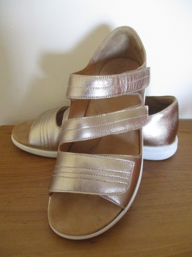 ZIERA SUPER SUPPORT LEATHER SANDALS - SIZE 43 XW - SUBTLE GOLD COLOUR
