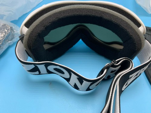Zionor Ski Goggles Black White Trim Red Yellow Lens W/ Storage Bag - Picture 3 of 4