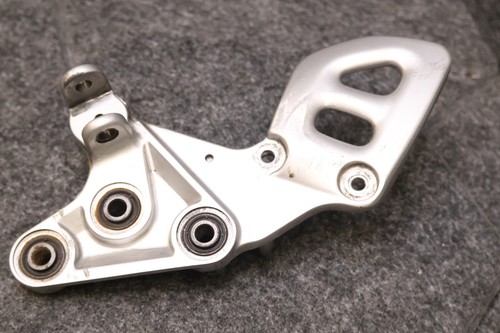 HAYABUSA RIGHT HAND FOOTREST HANGER GSX 1300R GEN 1 1999-2007 - Picture 4 of 13