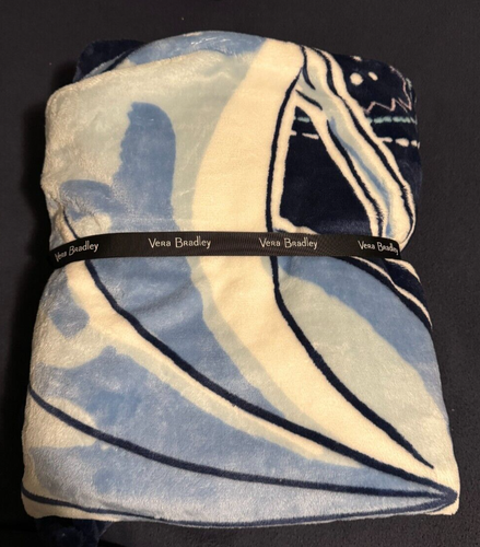 Vera Bradley Disney Collection Cinderella Paisley Twilight Blue Plush Throw NWT - Picture 2 of 2