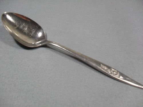 Oneida Lasting Rose Cutlery - Picture 9 of 15
