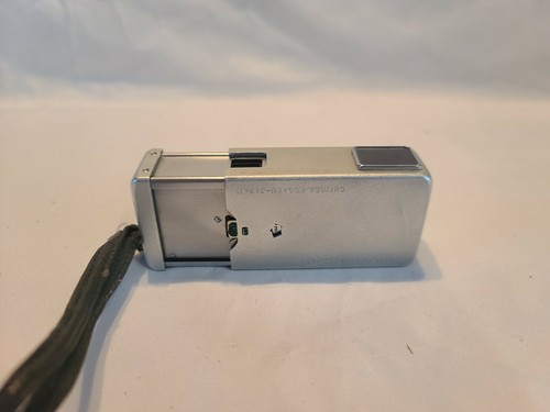 Vintage Minolta 16 Mini Spy Camera Silver Rokkor 1:28, F=22mm Japan in Case - Picture 5 of 9