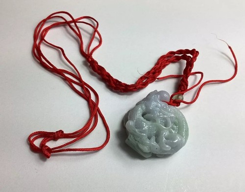 Light Tan 1 Sided Jadeite Dragon with Pearl Translucent Pendant - Picture 9 of 14