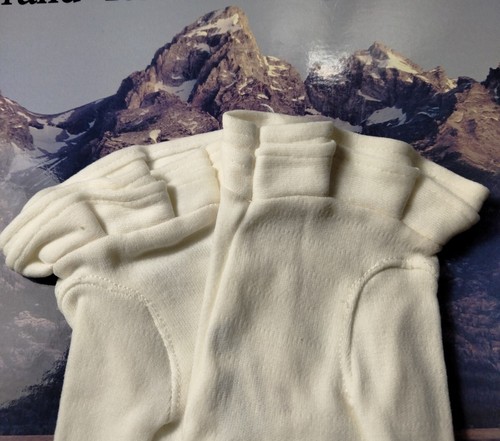 Little Girls Tiny White Dress Gloves 5" Long Including Ruffley & 2" Wide - Picture 5 of 8