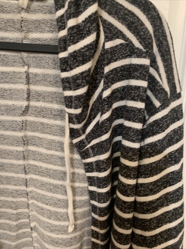 Cato Woman Size 22/24 Heathered Blue White Stripe Open Front Hooded Beach Cover - Picture 3 of 7