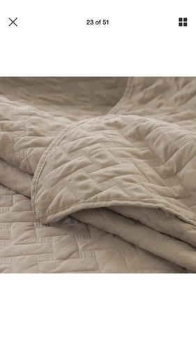 Bedsure 3-Piece Bedding Quilt Set Twin 86”X 68” - Picture 2 of 3