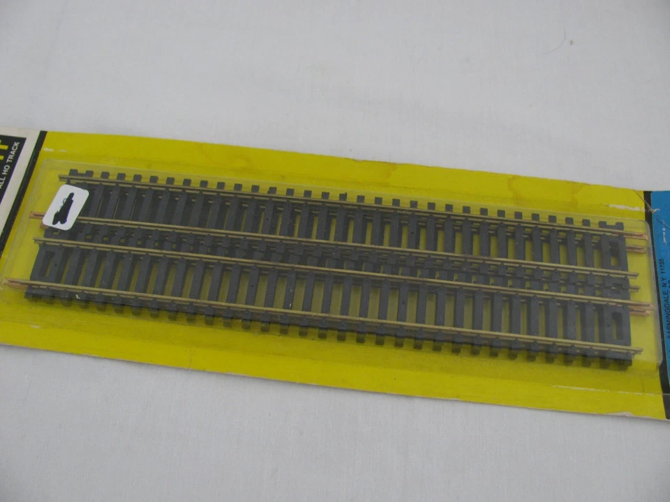 Model Power HO Standard 9" Brass Rail Straight Track 2 Packages 8 Pieces #21 NOS - Image 4 of 4
