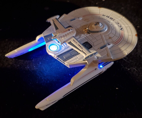 Star Trek Wrath of Khan: USS RELIANT / 2008 Hallmark Light-Up Ornament (KR) - Imagen 3 de 9