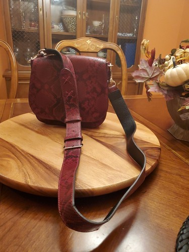 Bolso bandolera REBECCA MINKOFF Silla de montar de domingo con estampado de serpiente rojo - Imagen 4 de 11