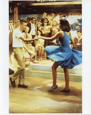 PHOEBE CATES BRIDGET FONDA SHAG  8X10 PHOTO #A4311