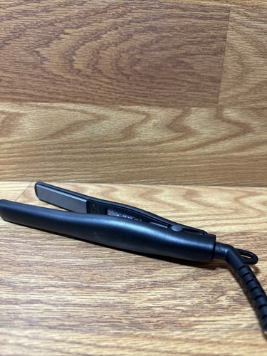 Travel Size BaByliss Pro Titanium Flat Iron - Picture 2 of 5