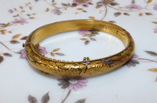 ANTIGUO BRAZALETE CON BISAGRAS DAMASCENO KOMAI DORADO PERÍODO MEIJI GRÚA PÁJARO PUÑO CON INCRUSTACIONES - Imagen 16 de 22