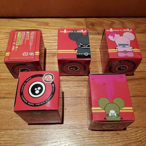 Kidrobot signed Dalek Super Space Monkeys Set of 5 mini figures 2004 + Juxtapoz - Picture 5 of 15