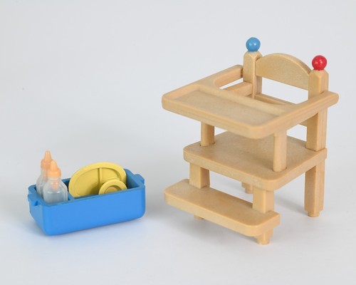 Muebles de vivero Sylvanian. Cuna bebé corralito trona caballo Calico Critters - Imagen 8 de 8