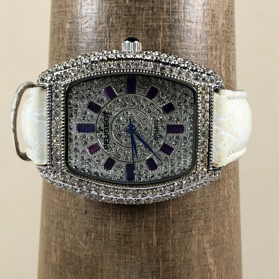 Reloj Peugeot Mujer 1246 Vestido Pavé Cuero Tonneau Cuarzo Analógico 35mm 7 1/4" Foto 2 de 4