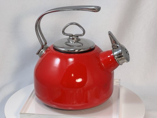 Chantal Classic Enamel on Steel Tea Kettle Harmonica Whistle Apple Red Glossy