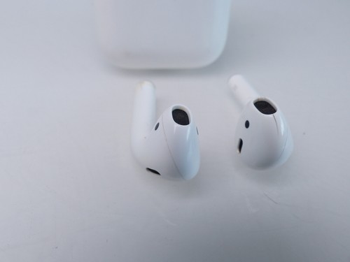 Apple AirPods 2. Generation Kopfhörer A2032 A2031 mit Ladecase A1602 #180 - Bild 4 von 12