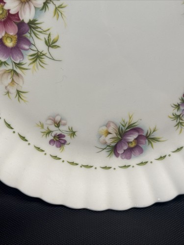 Royal Albert Flor del Mes OCTUBRE Cosmos Hueso China Pastel Plato Inglaterra - Imagen 5 de 9