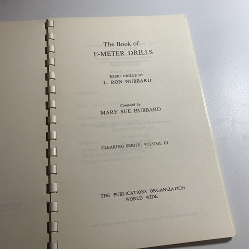 L. RON HUBBARD SCIENTOLOGY THE BOOK OF E-METER DRILLS 1968 CLEARING SERIES THREE - Imagen 3 de 5