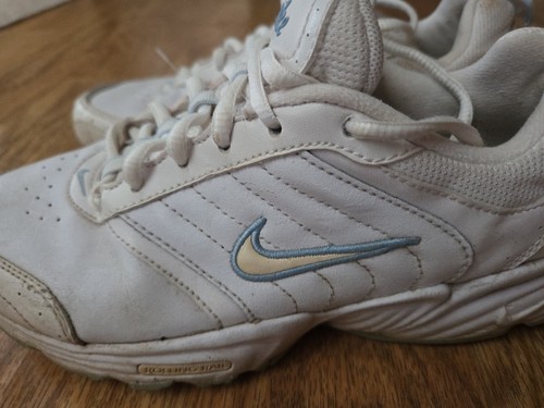 NIKE WOMEN'S 6M WHITE BLUE ACCENTS 318172-111 - Picture 2 of 6