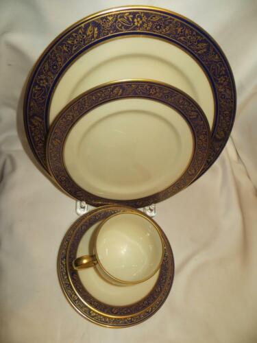Lenox Barclay 5 Pc Place Setting Discontinued China With Cobalt & Gold Trim - Picture 3 of 9