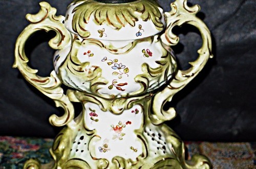 ITEM #7 TINY Antique Finitely Hand Painted Victorian Miniature Oil Lamp Mint - Picture 3 of 24