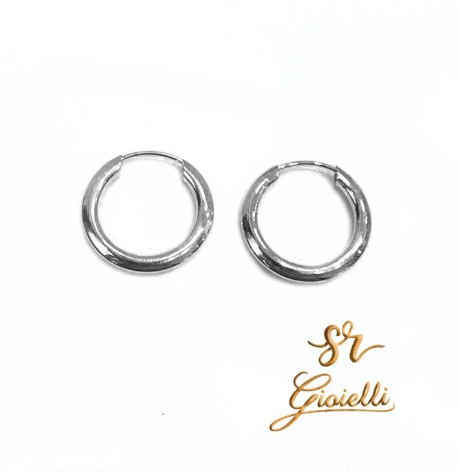 Orecchini a cerchio con perle bianche coltivate d'acqua dolce semi-rotonde in oro giallo 14 carati, nuovi, 15 mm - Italia Orecchini a cerchio con perle bianche coltivate d'acqua dolce semi-rotonde in oro giallo 14 carati, nuovi, 15 mm - Italia