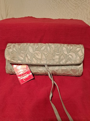 Vtg Cosmetic Traveling Organizer, Baby Blue Satin Exterior, Trina - Picture 3 of 7