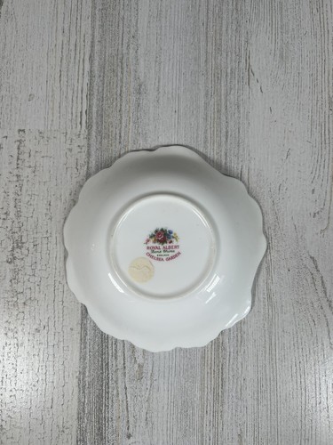 Royal Albert Bone China Pin/Trinket Dish Scallop Design Centennial Rose - Picture 5 of 8