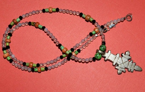 Collar de cruz cristiana copta etíope con cuentas de cuarzo, turquesa y coral rojo - Imagen 2 de 4