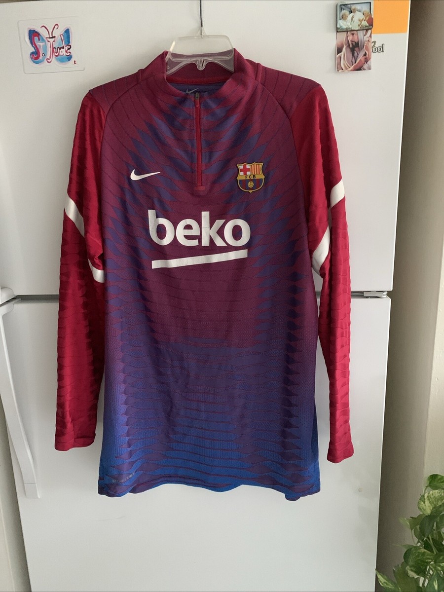 Nike Barcelona 2021/22 Football Training Jersey 1/4 ZIP Nike Barcelona 2021/22 Football Training Jersey 1/4 ZIP