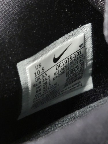 Scarpe da basket Nike KD 15 bianche e nere da uomo taglia 10,5 DC1975-101 Brooklyn - Foto 10 di 10