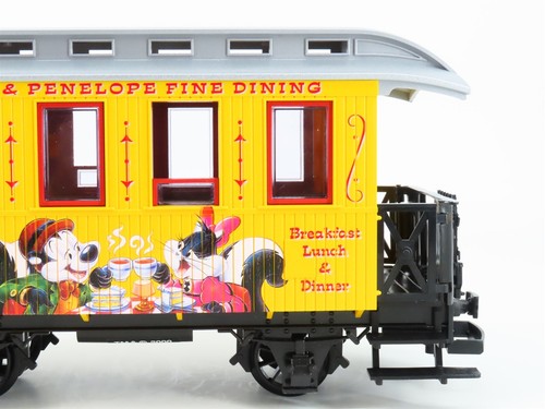 G Scale LGB 35065 Looney Tunes Pepe & Penelope Fine Dining Passenger Car - Picture 3 of 12