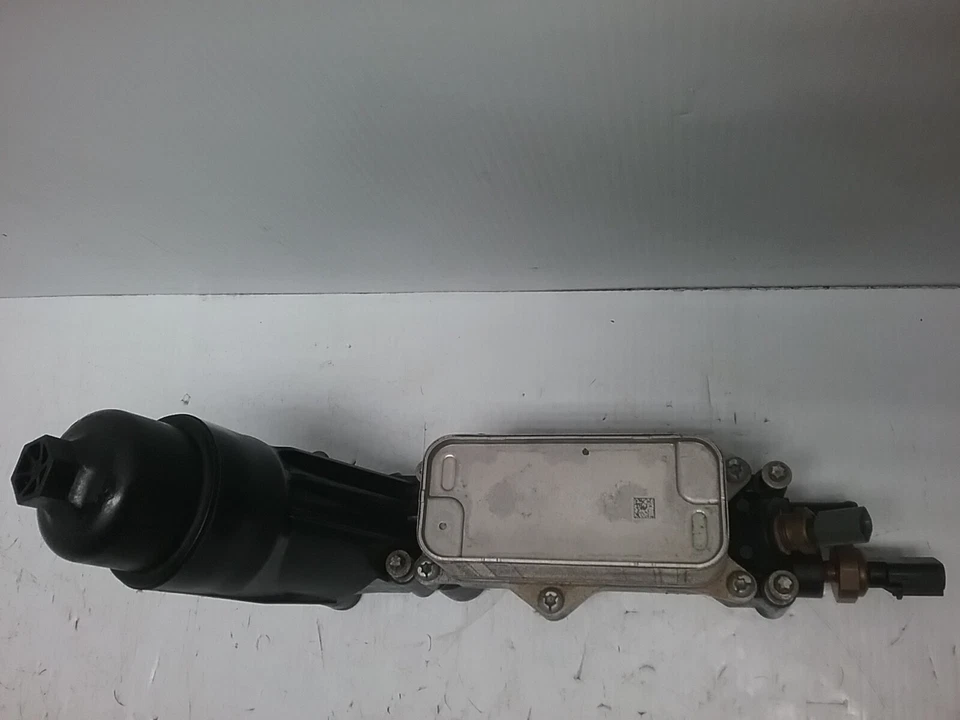 Dodge Challenger 2014-2018 adaptador de filtro de aceite carcasa enfriador 68105583AC (3,6 L V6 Foto 2 de 4