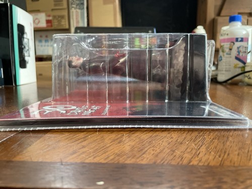 Gentle Giant 30 Days of Night MARLOW Collectible Deluxe Action Figure New in Box - Picture 7 of 13