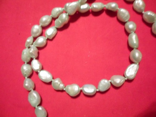 Pastel Green Freshwater Cultured Pearl (10-11mm) 28 inch Endless Necklace - Picture 2 of 4