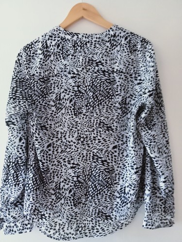 Very Black & White Print Blouse With Zip Detail. Size 12. VGC - Picture 3 of 3