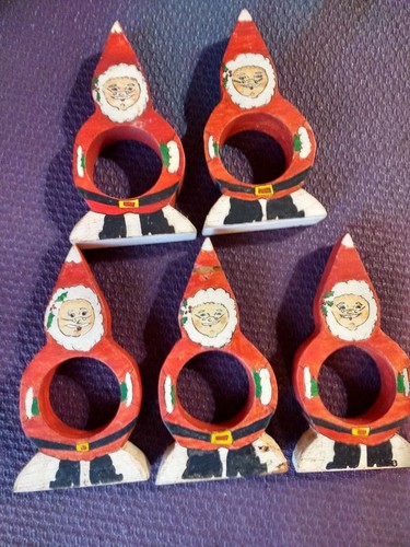 Anillos servilleteros de Papá Noel arte popular primitivo de colección cinco (5) hechos a mano y pintados  - Imagen 1 de 2