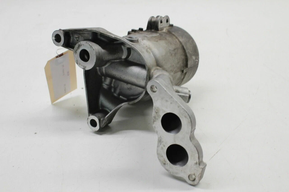 2009-2013 Audi R8 5.2L Engine Oil Filter Adapter OEM Used Foto 3 de 4