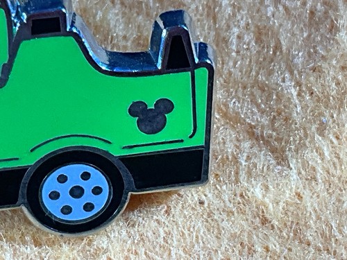E13-84 DISNEY PIN - BUZZ LIGHTYEAR GREEN CAR / 2008 HIDDEN MICKEY COMPLETER PIN - Bild 2 von 3
