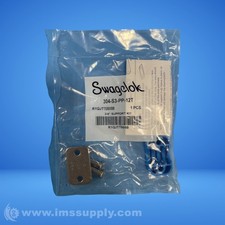 Swagelok 3040S3-PP-12T Bolted Plastic Clamp Tube Support Kit FNFP