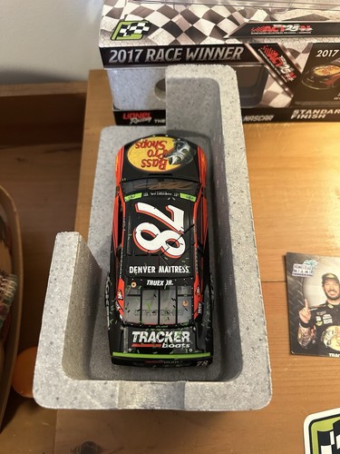 RARO! AUTOGRAFATO 2017 MARTIN TRUEX JR HOMESTEAD CHAMPIONSHIP WIN - Foto 6 di 7