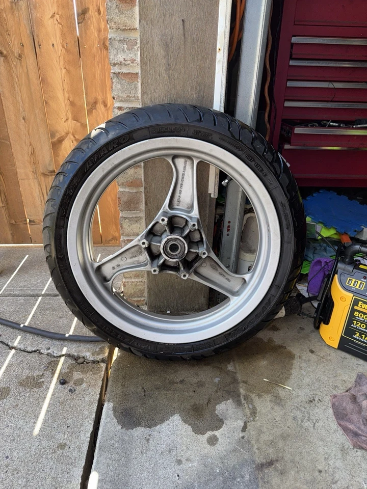 Llanta delantera BMW R1100R R1100RT R1100RS y R850R plateada fundida - 36312311220 Foto 2 de 4