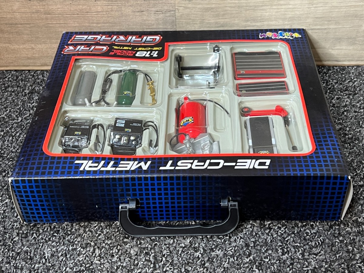 Die Cast Metal Car Garage Accessories 1 18 Scale for sale