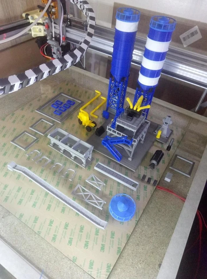 Fábrica de hormigón impresa en 3D, escala HO Foto 3 de 3