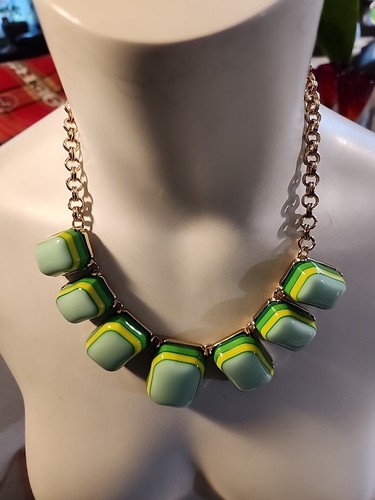 Coldwater Creek Green & Yellow Acrylic Faux Stone Rectangle Cabochon Necklace - Picture 7 of 7