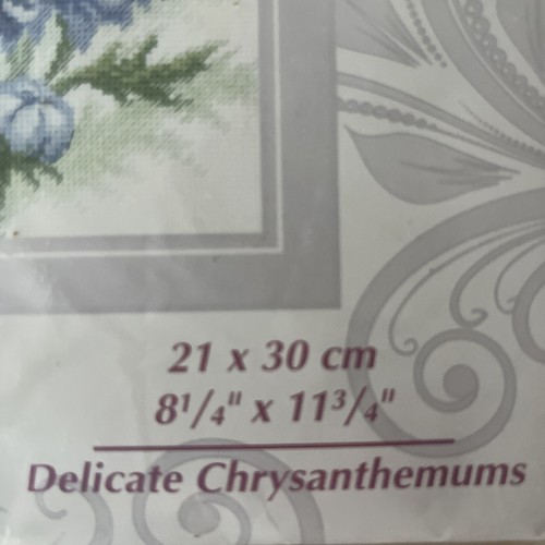 Riolis 2140 delicate chrysanthemums Crosstitch kit - Picture 5 of 6